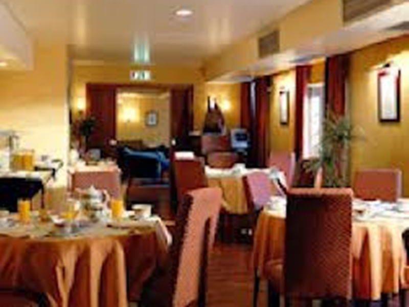 Veneza Hotel Aveiro Restoran gambar